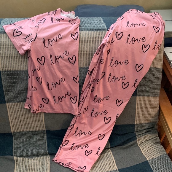 Source Unknown Other - NWOT 💕 pink Love theme pajamas, lounge wear szM